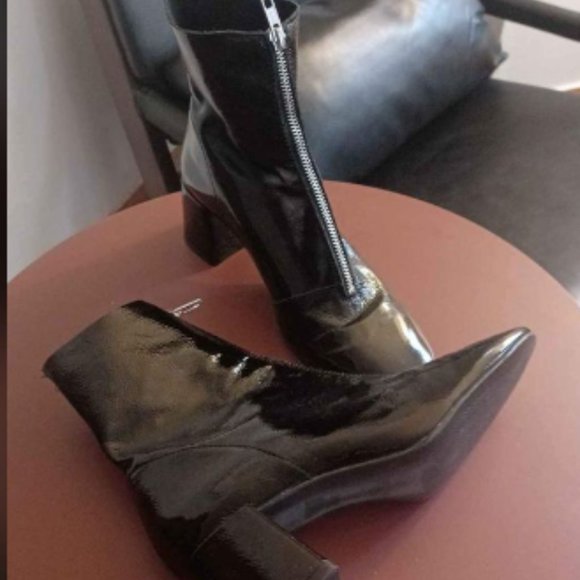LIKE NEW/  Ankle boot, front zipper in black patent leather by Jonak ( F… - Picture 3 of 5